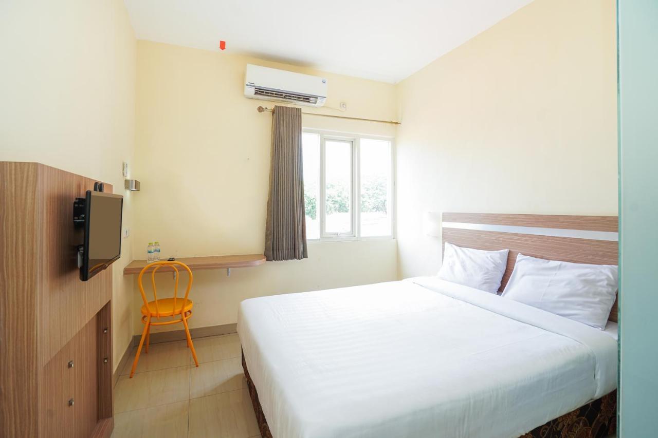 Pratisarawirya Guesthouse By Ecommerceloka سورابايا المظهر الخارجي الصورة
