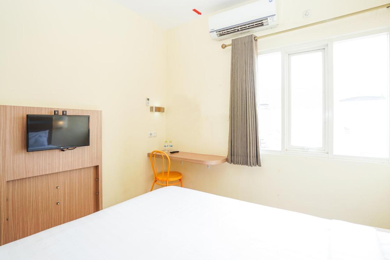 Pratisarawirya Guesthouse By Ecommerceloka سورابايا المظهر الخارجي الصورة