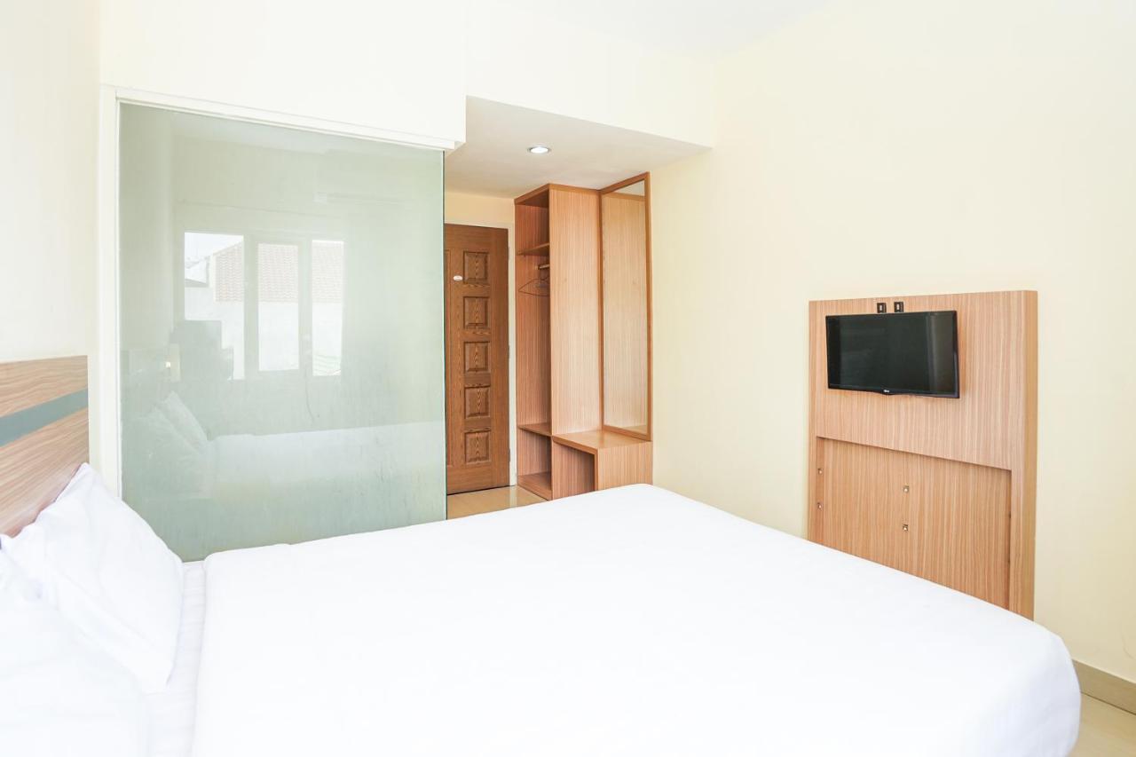 Pratisarawirya Guesthouse By Ecommerceloka سورابايا المظهر الخارجي الصورة
