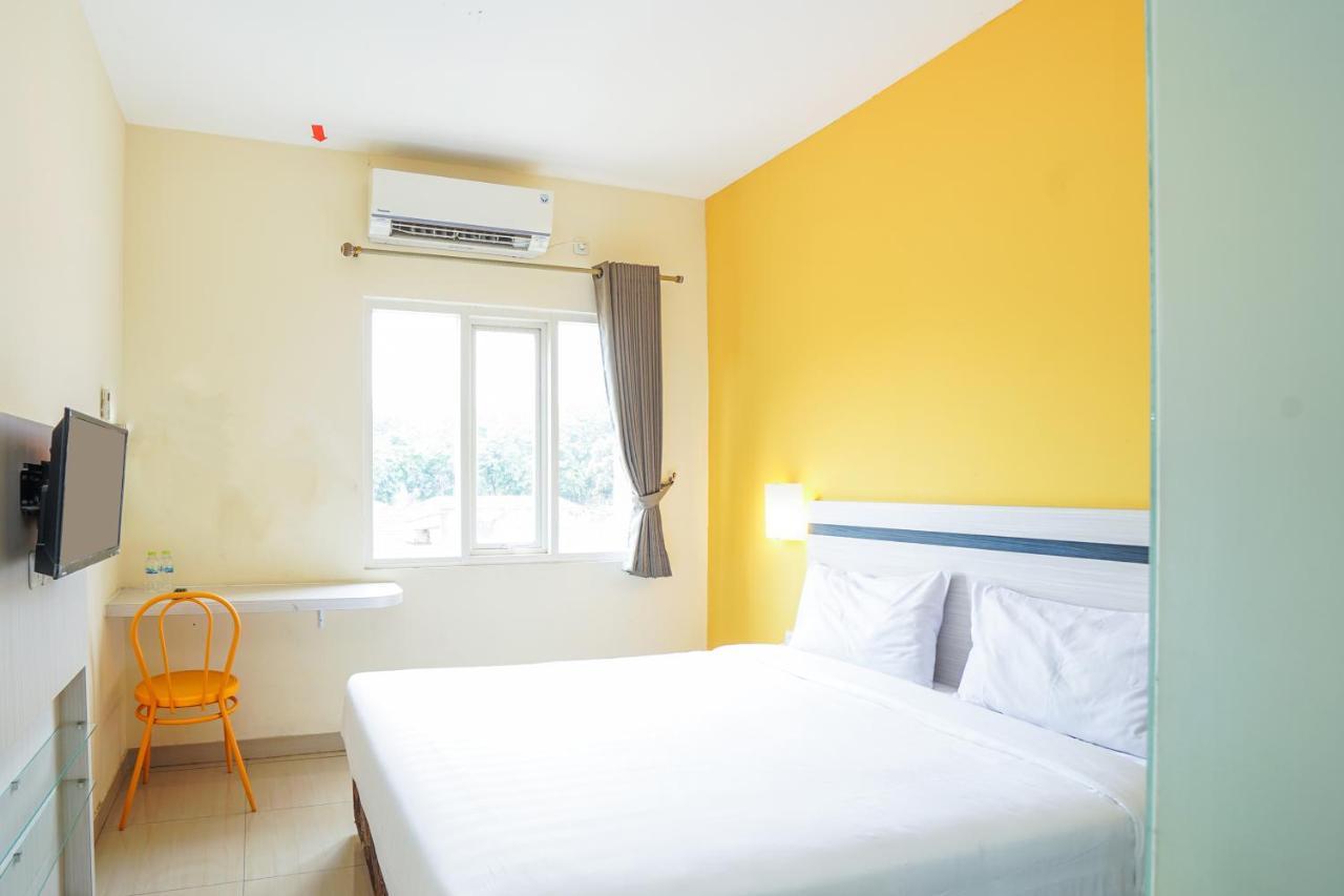Pratisarawirya Guesthouse By Ecommerceloka سورابايا المظهر الخارجي الصورة