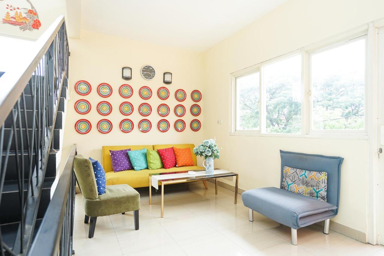 Pratisarawirya Guesthouse By Ecommerceloka سورابايا المظهر الخارجي الصورة