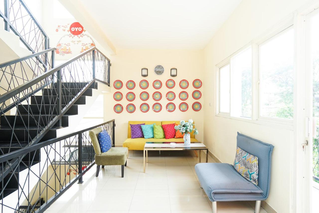 Pratisarawirya Guesthouse By Ecommerceloka سورابايا المظهر الخارجي الصورة